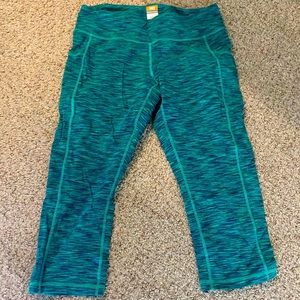 Lucy green pocketed athletic capris